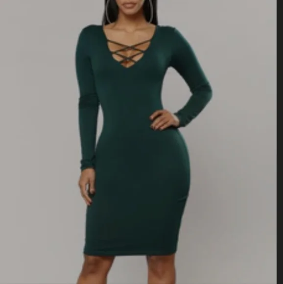 green flare sleeve dress Emerald Green Crisscross Straps Backless Sheath Prom Dress Evening Dress main image 1